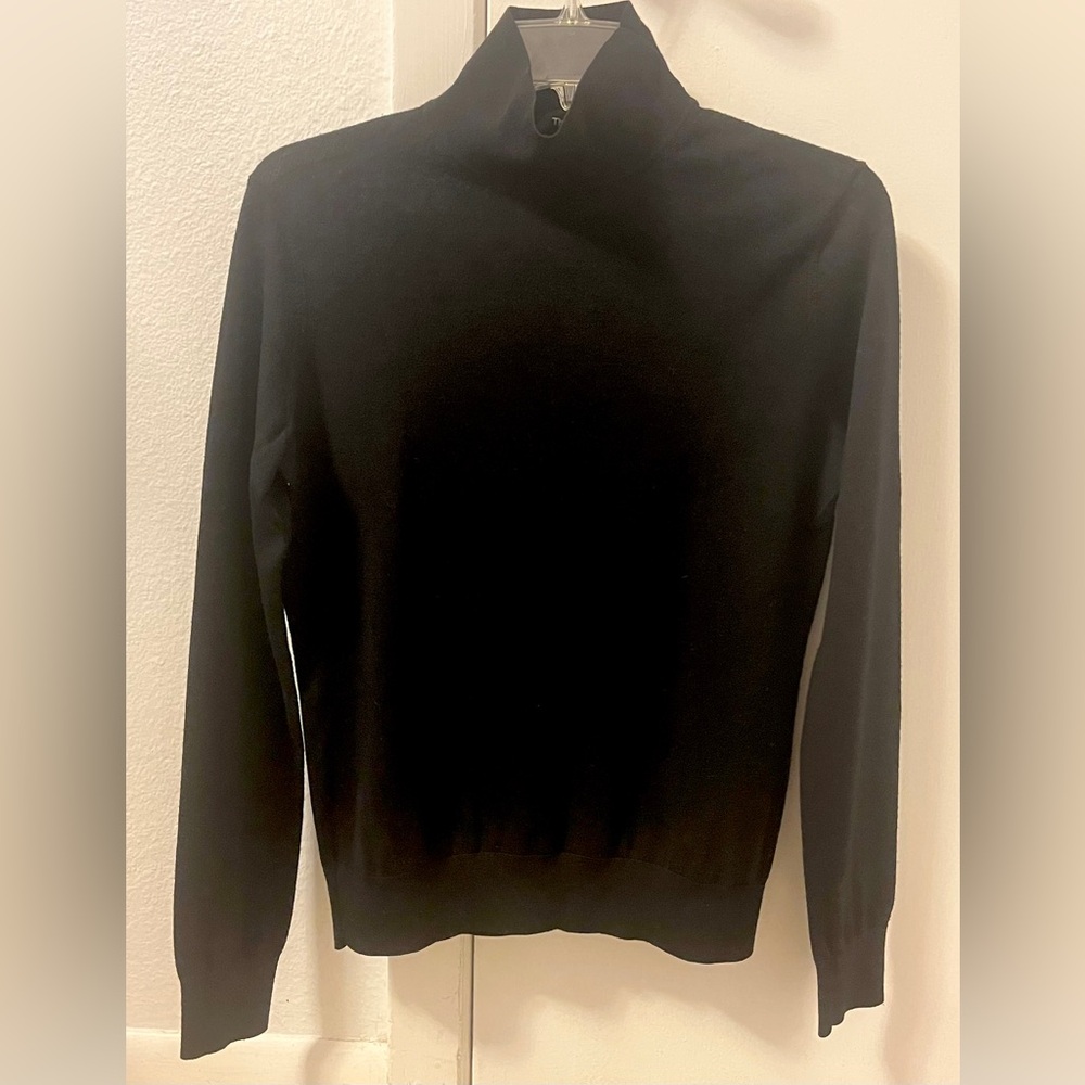 Theory Women’s Black Lightweight Wool Turtleneck Sweater